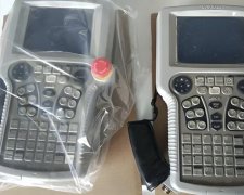 安川機器人NX100示教器花屏維修